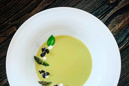 Receta de esparragos verdes y pistachos