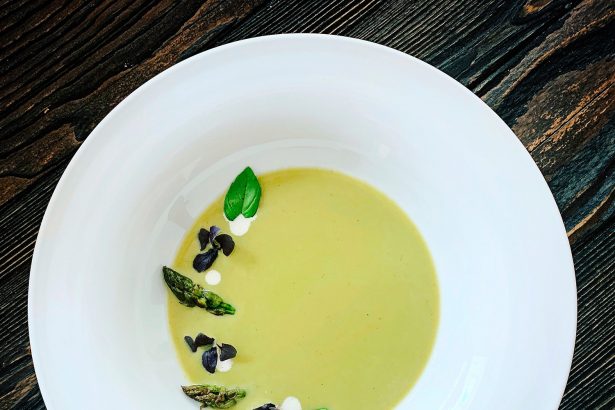 Receta de esparragos verdes y pistachos